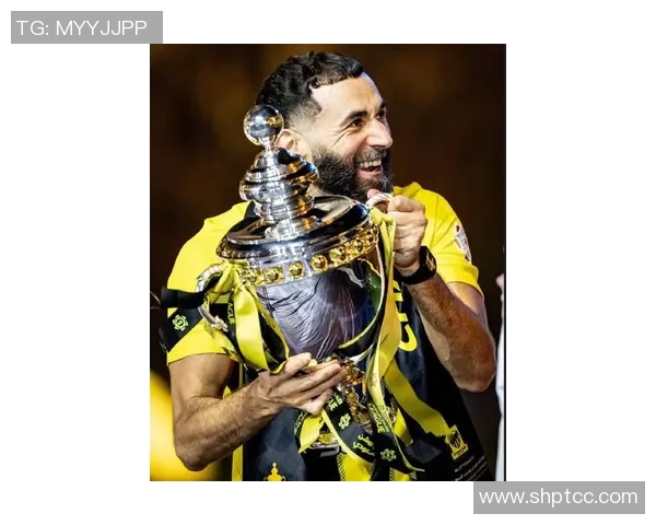 本泽马重返赛场展现王者风范助力球队争冠之路