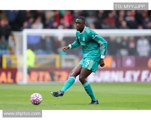 真皮悍将成功续约，皇马后防再添稳定力量